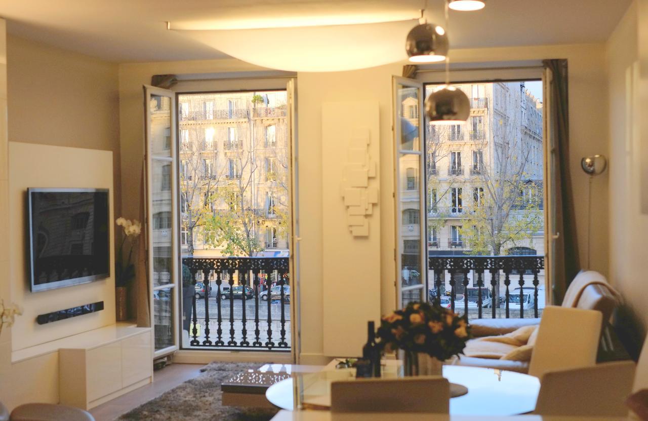 Two Bedroom Luxury Apartment - Balcony With View Of Notre Dame Parijs Buitenkant foto