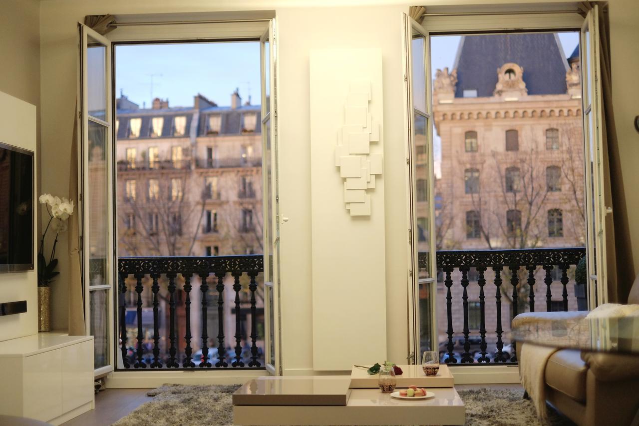 Two Bedroom Luxury Apartment - Balcony With View Of Notre Dame Parijs Buitenkant foto