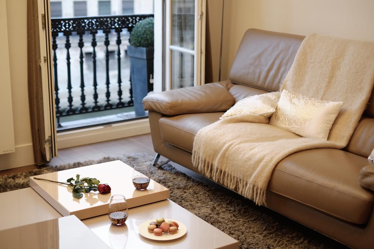 Two Bedroom Luxury Apartment - Balcony With View Of Notre Dame Parijs Buitenkant foto